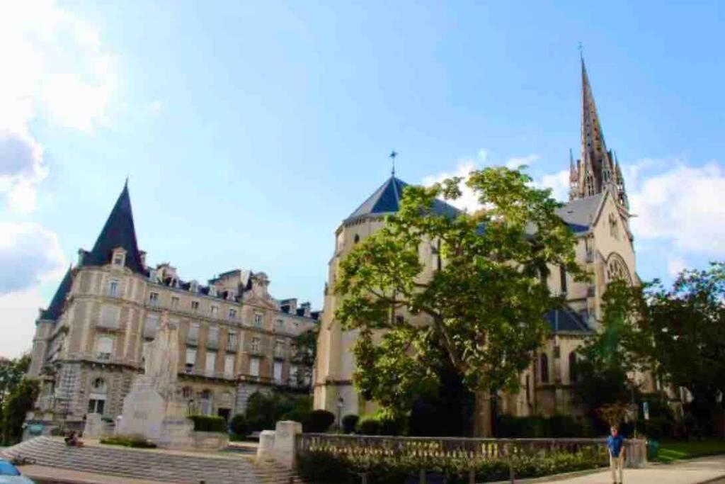 Appartement Tiny House à Pau Extérieur photo